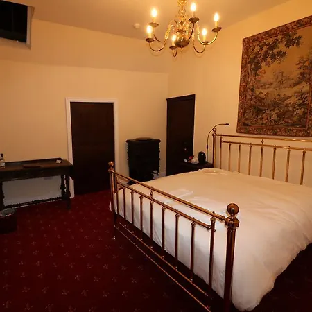 Castle Szálloda 3*