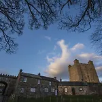 Castle Hotel 3*