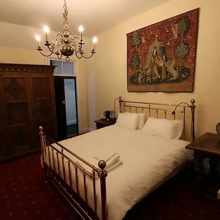 Castle Hotel 3*