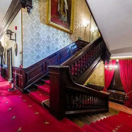 Castle Hotel