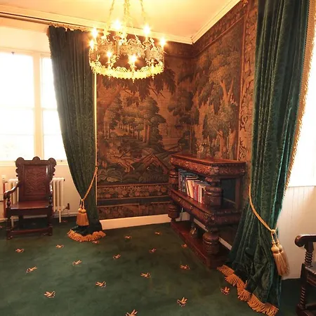 Hotel Castle 3*